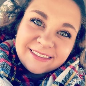 Meet your Posher, Alexandra